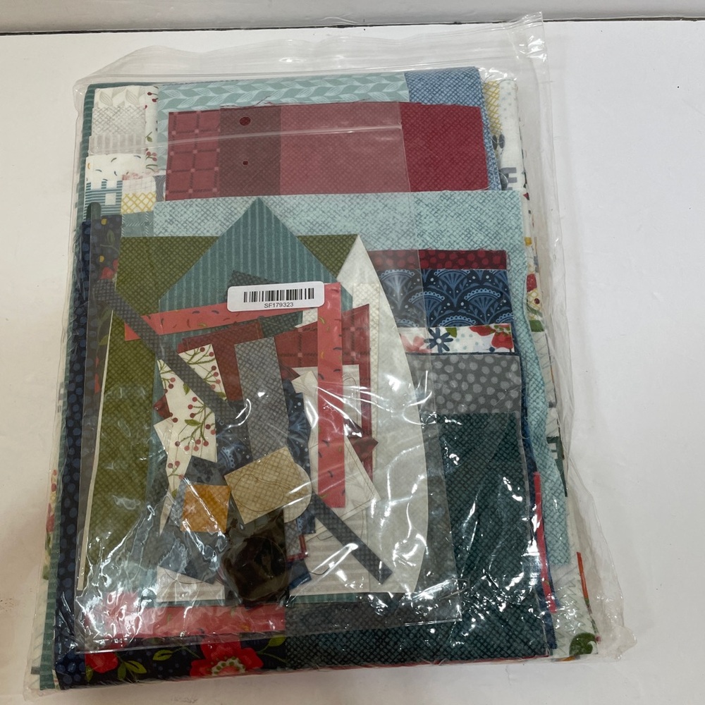 NEW‎ IN PACKAGE WANDER LANE LIBERTY HEIGHTS WALL HANGING KIT - Picture 4 of 5